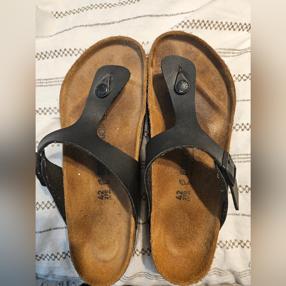Birkenstock Gizeh Black Leather Sandals